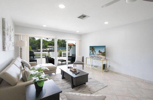 Coral Ridge Villa | Cozy Retreat
