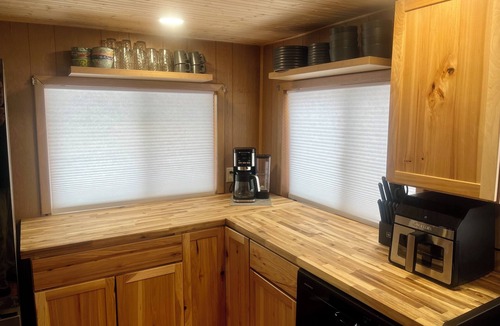 Beaverton Cottage | Cozy river cottage, 2bedroom 2bathroom in charming Beaverton