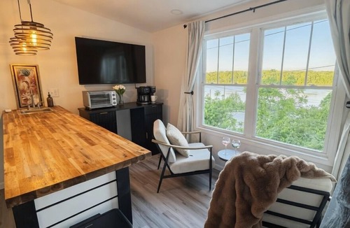 Lawrenceburg House | Cozy River View 1BR Near Creation Museum+ Perfect North Slopes