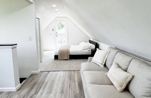 Lawrenceburg House | Cozy River View 1BR Near Creation Museum+ Perfect North Slopes