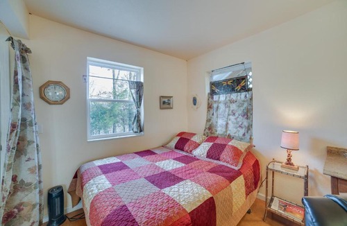 Rogers Apartment | Cozy Rogers Studio Apt w/Lake Access & Fire Pit!