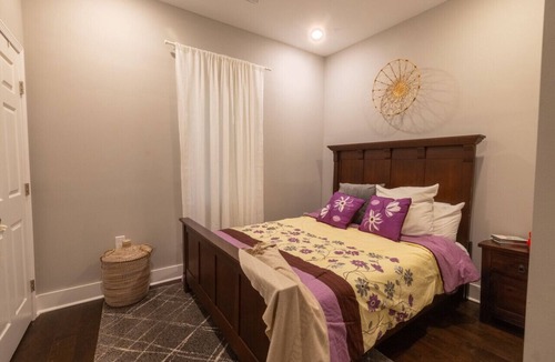Lithonia House | Cozy Room/Queen Bed/Private Bathroom.