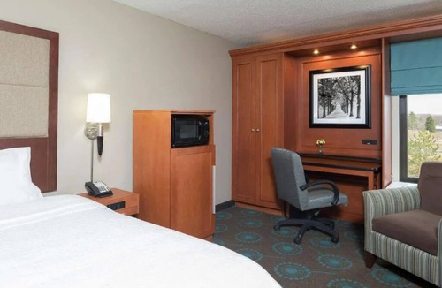 Thurston Hotel | Cozy Room w/Free Hot Breakfast & Onsite Parking - Ideal for UM Visits