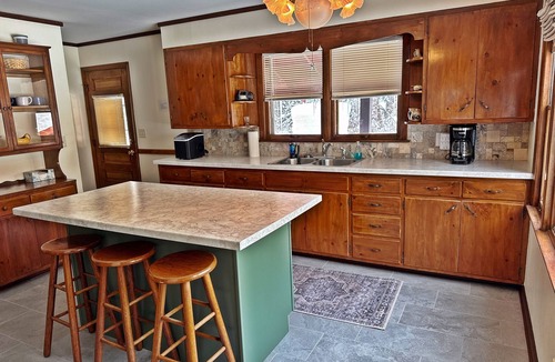 Land O Lakes House | Cozy Secluded Lakefront Cabin | Private, Fishing & Snowmobile | Near Eagle River