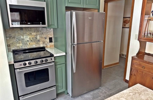 Land O Lakes House | Cozy Secluded Lakefront Cabin | Private, Fishing & Snowmobile | Near Eagle River