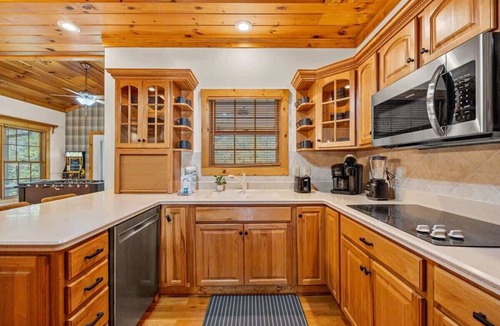 Sevierville House | Cozy & Spacious Cabin, Sleeps 12・Fire pit・Hot Tub