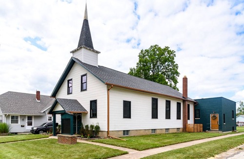 Auburn House | Cozy, spacious retreat in Auburn with game area and large family entertaining