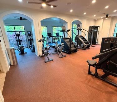 Dunwoody Apartment | Cozy stay with gym & pool access Relax here!