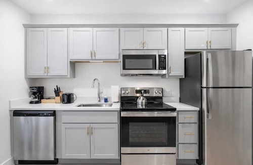 Downtown Louisville Apartment | Cozy studio located in Louisville's prime location