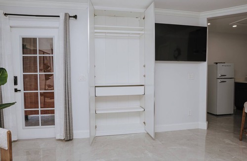 Diplomat Apartment | Cozy Studio, Private Entrance with Terrace, Wi-Fi, A/C