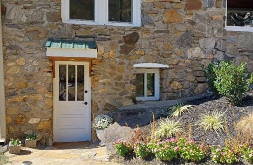 Waynesville Apartment | Cozy, stylish, country studio minutes from downtown Waynesville.