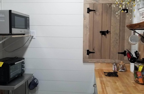 Abingdon Apartment | Cozy Suite Directly ON the Virginia Creeper Trail