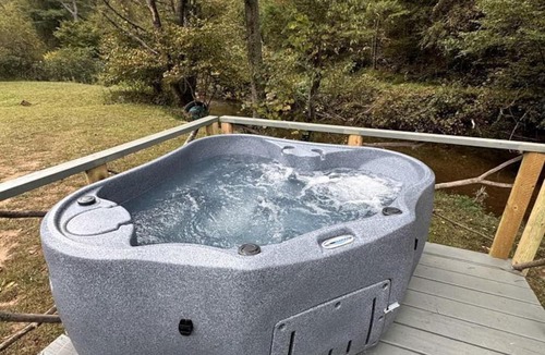 Hillsville Cabin | Cozy Tiny Cabin by the Creek for a Unique Pet-Friendly Getaway in Hillsville, Virginia