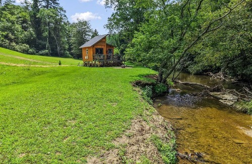 Hillsville Cabin | Cozy Tiny Cabin by the Creek for a Unique Pet-Friendly Getaway in Hillsville, Virginia