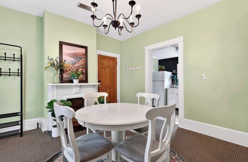 Clifton Apartment | Cozy unit in prime location for business stays!