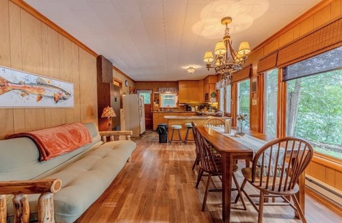 Cornell Cabin | Cozy UP River Cabin—Prime Spring Trout Fishing & Easy UP Exploring
