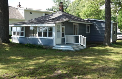 Twin Lake Cottage | Cozy Waterfront Comfy Cottage With Lakeside Fire Pit - Close to Lake Michigan