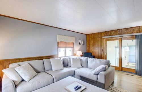 Algoma House | Cozy Wisconsin Abode: Walk to Lake Michigan!