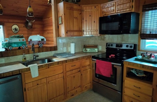 Lenoir House | Cozy wood cabin/house nestled in the North Carolina mountains.
