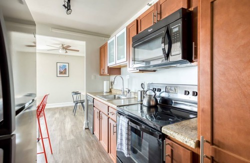 Old Louisville Apartment | CozySuites 800 Tower 1BR w/gym! 10