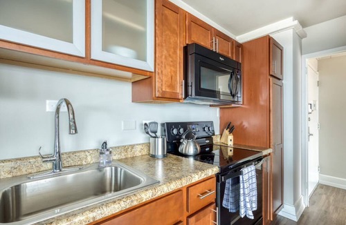 Old Louisville Apartment | CozySuites 800 Tower 1BR w/gym! 10