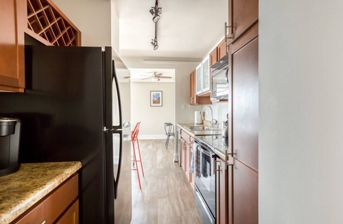 Old Louisville Apartment | CozySuites 800 Tower 1BR w/gym! 10