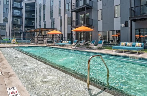 Downtown Louisville Apartment | CozySuites at Main & Clay