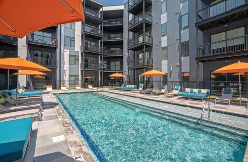 Downtown Louisville Apartment | CozySuites at Main & Clay