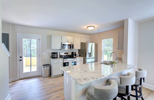 Taylors House | Cozzy home away from home fenced in back yard and pet friendly