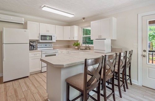 Andersonville House | Craftsman Cottage in Sequoyah Marina Neighborhood on Norris Lake