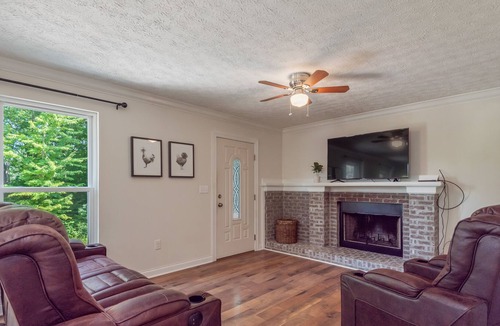 Andersonville House | Craftsman Cottage in Sequoyah Marina Neighborhood on Norris Lake