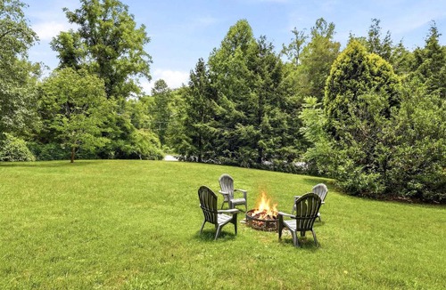Weaverville House | Creekfront Cottage scenic views dog-friendly firepit gas grill gas fireplace