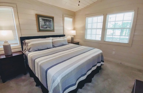 Bryson City House | Creekfront Relaxation Amazing Porch Hot Tub