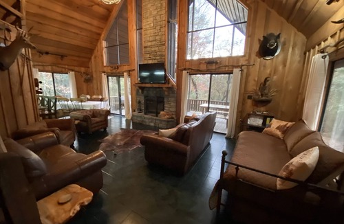 McNeill Cabin | Creekside Cabin #2 “The Lodge”