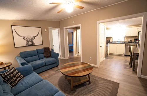 Red Jacket House | Creekside Lodge–Trailside Stay w/Firepit, Sleeps 10
