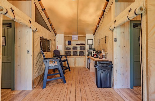 Newport RV Rental | Creekside Tranquil Glamping in the Smokies|WiFi|AC