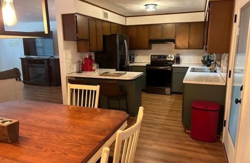 Crescent City Cabin | Crescent Fish Camp Resort & Marina