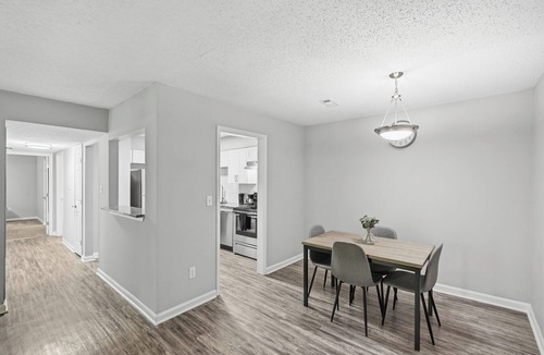 Marietta Apartment | Crest at East Cobb 1828 Peaceful, Roomy 2Bd 2Bt