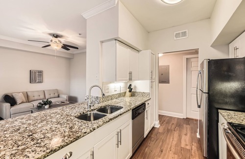 Old Fourth Ward Apartment | Crest at Midtown 4221 l 1 Bedroom 1 Bathroom