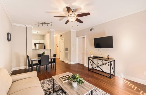 Old Fourth Ward Apartment | Crest at Midtown 4505 l 1 Bedroom 1 Bathroom