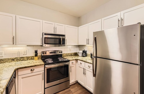 Old Fourth Ward Apartment | Crest at Midtown 4505 l 1 Bedroom 1 Bathroom