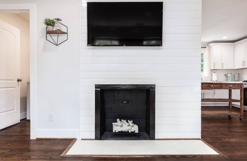 Crestwood South House | Crestwood Contemporary - Minutes to Downtown!