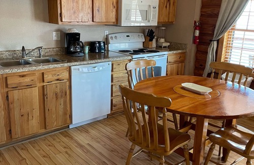 Horseshoe Bend Hotel | Crown Point Resort