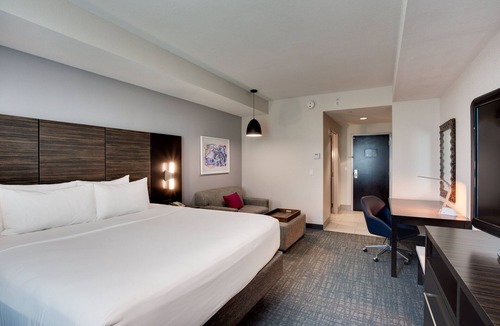 Poinciana Park Hotel | Crowne Plaza Hotel Fort Lauderdale Airport/Cruiseport by IHG