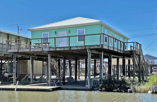 Golden Meadow House | Crusty Crab - Boat Access - Island Realty