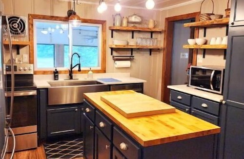 Doniphan House | Current River Cottage on Y3 Cabin Surrounded by Mark Twain National Forest