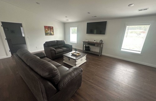 Van Buren House | CURRENT RIVER FRONT CABIN … 4 bed room on the waters edge