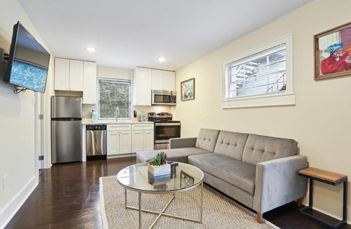 South 7th Ward Apartment | Cute 1bed 1bath 4 blocks from French Q and steps to Jazz & music venues