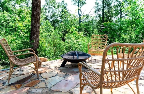 Lupton City Cabin | Cute Cabin near Chattanooga, for Wonderful Family Glamping in Tennessee