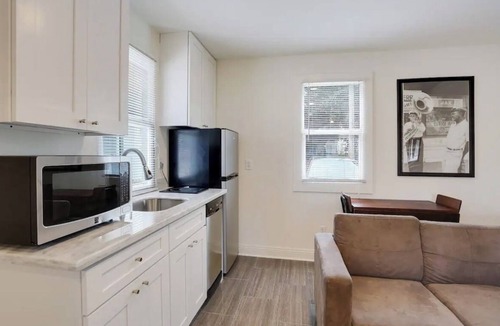 Treme Apartment | Cute little house, close to French Q & Bourbon St, free gated parking.